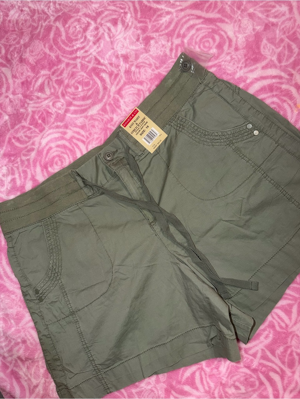 Casual Olive Utility Shorts with Drawstring Waist